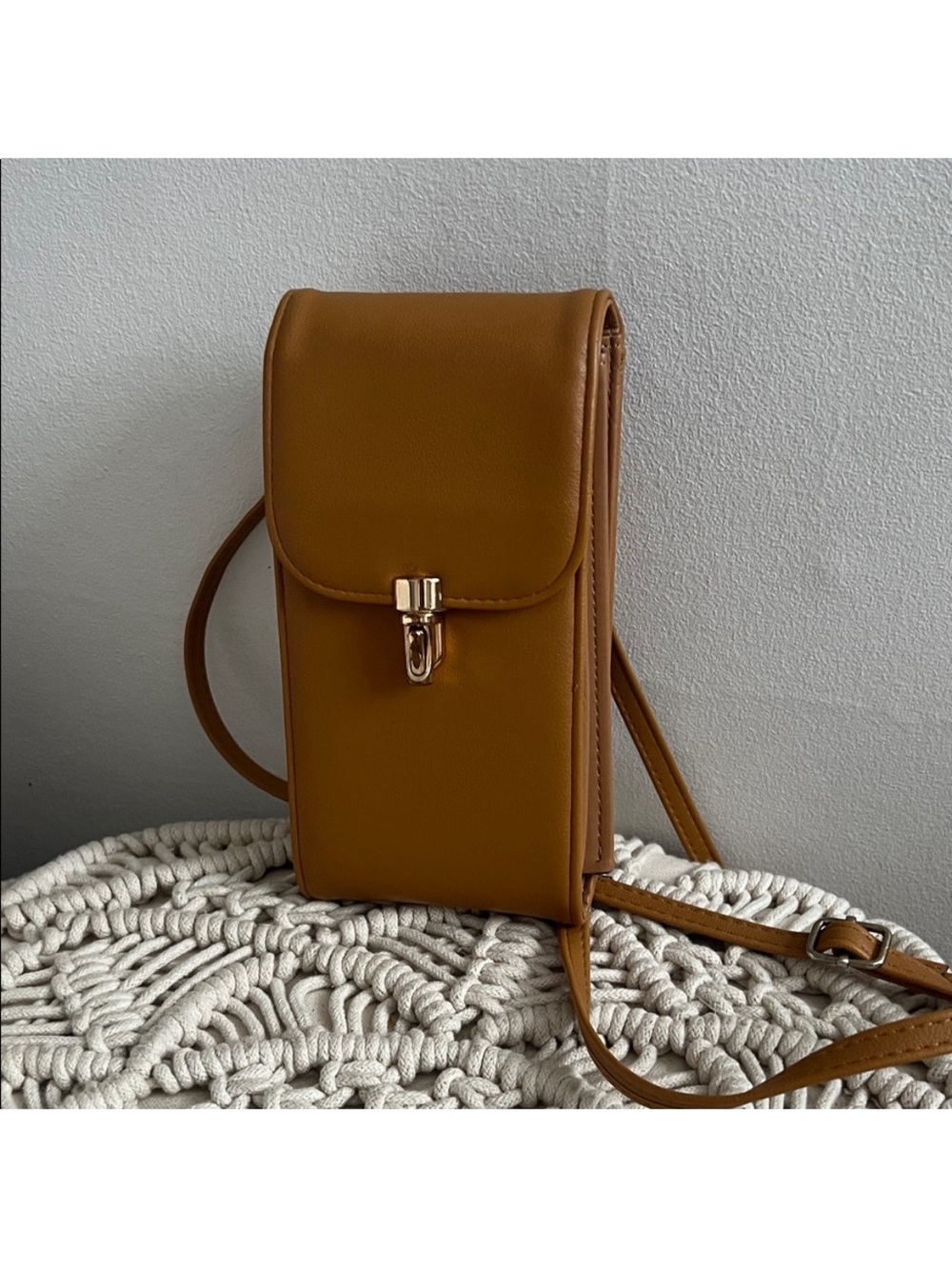 Women's Tan/brown Crossbody Phone/Card  Bag with Gold Clasp